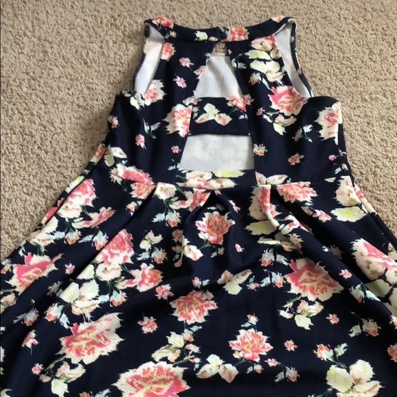 Xhilaration blue floral dress - Picture 3 of 3